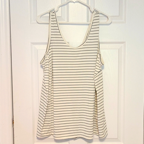Old Navy Active Striped Tie-Back Tank XL - Picture 1 of 3